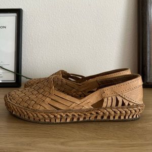 Mohinders Woven Flat in Honey Sz 8